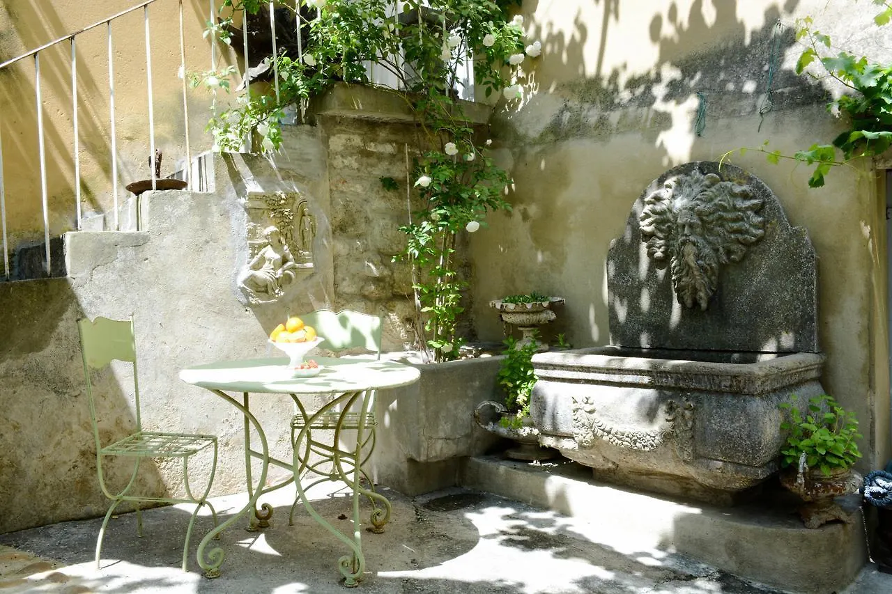 Bed & Breakfast Le Petit Chateau Chateauneuf-de-Gadagne